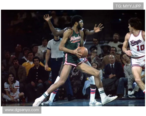 卡里姆·阿布杜尔-贾巴尔：篮球传奇与文化象征的伟大人生轨迹