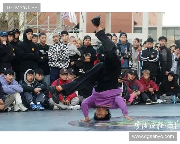 上海攀岩队在世界街舞大赛中的默契配合与精彩表现分析