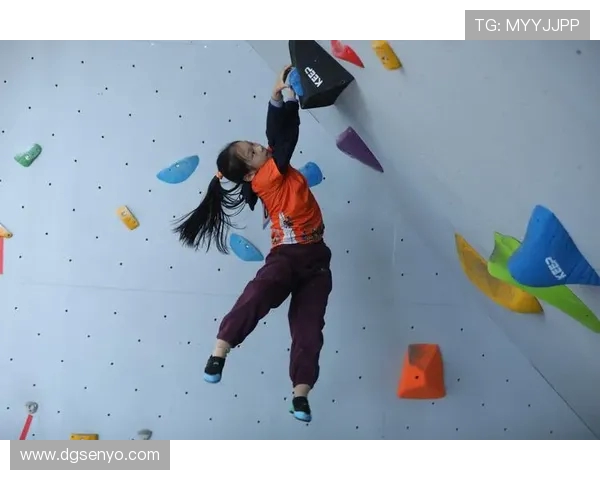 杭州攀岩队的灵活性揭秘：一场关于力量与技巧的巅峰对决