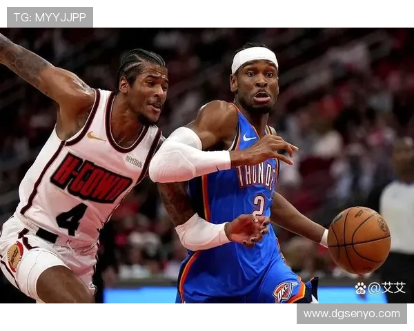 勇士与雷霆激战正酣新浪直播带你全程感受比赛精彩瞬间 勇士与雷霆激战正酣新浪直播带你全程感受比赛精彩瞬间